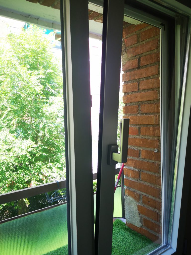 ventana-oscilo-batiente